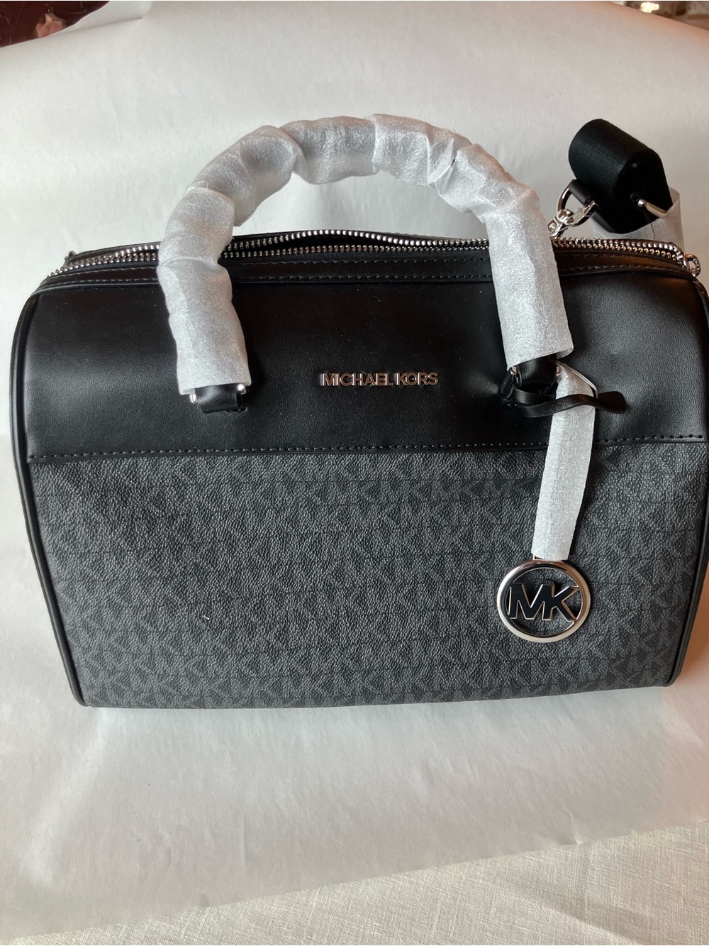 Michael Kors Black and Gray Signature Satchel - Picture 2 of 4